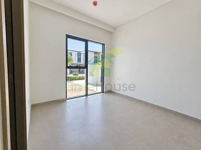 5 05-dubai-rosa-arabian-ranches-4-bedroom-corner-townhouse-bedroom-01. jpg