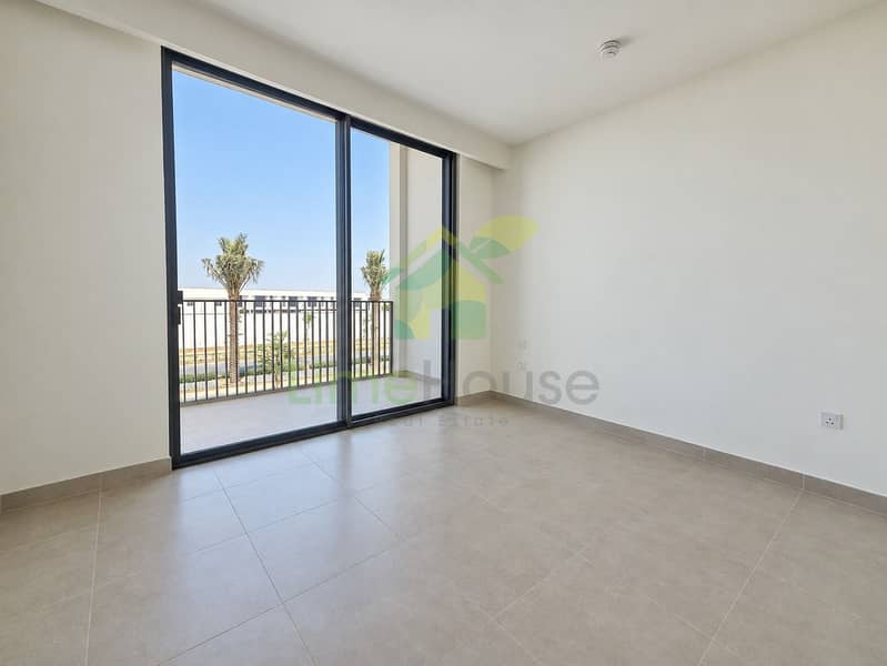13 13-dubai-rosa-arabian-ranches-4-bedroom-corner-townhouse-bedroom-terrace-view. jpg