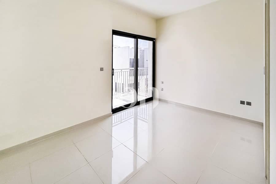 3 images image img