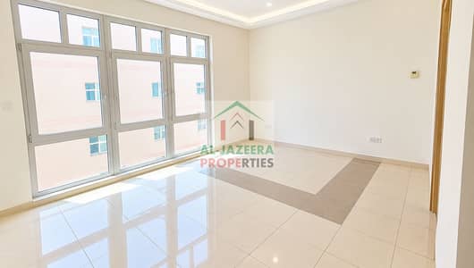 2 Schlafzimmer Wohnung zum Miete in Bur Dubai, Dubai - Bright Minimalist Room with Window Reflections. png 2 Schlafzimmer Wohnung zum Miete in Bur Dubai, Dubai - Bright Minimalist Room with Window Reflections. png