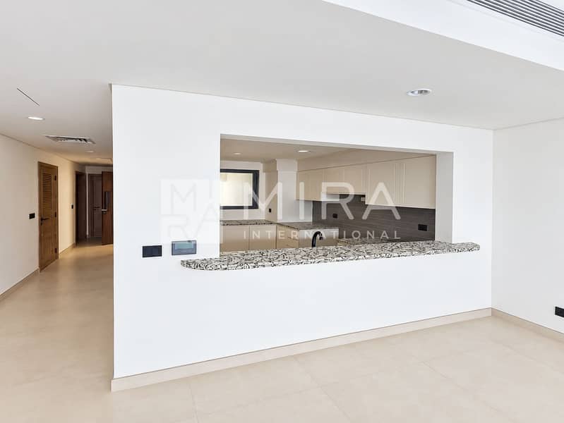 4 Bright living area with kitchen hatch-5