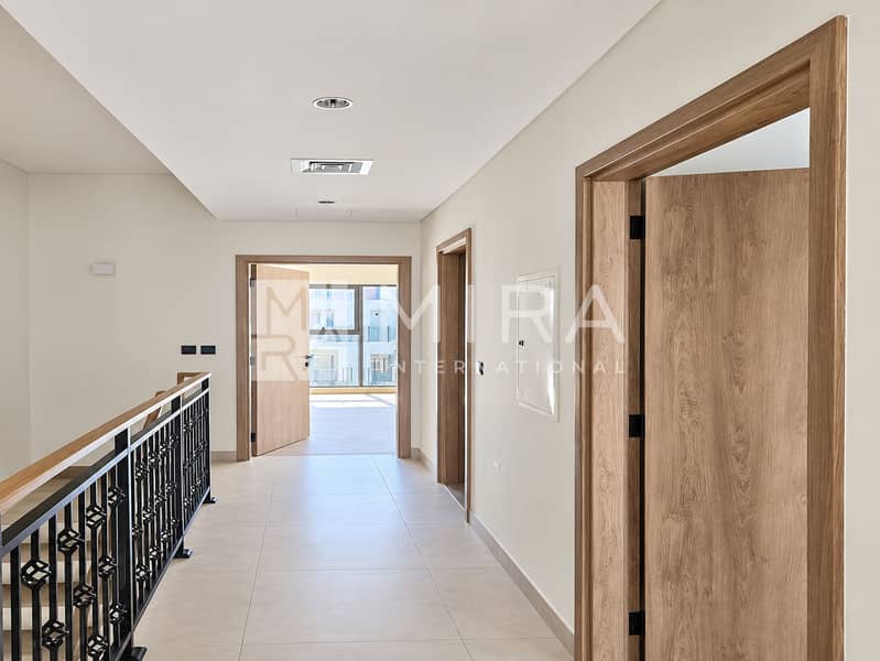 6 Bright hallway toward bedroom-3