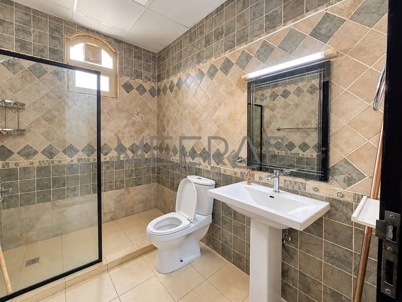 8 Bright Modern Bathroom Interior. png