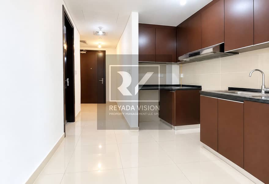 6 Modern Hallway Kitchen Interior. png