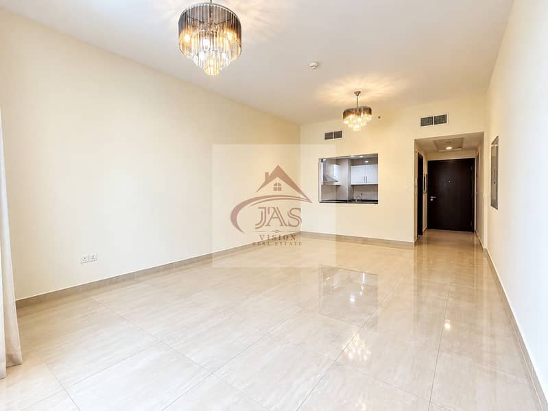 Bright-Empty-Modern-Apartment-Interior. jpg Bright-Empty-Modern-Apartment-Interior. jpg