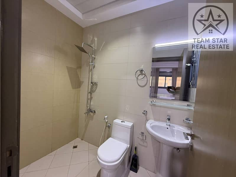 2 7cedf6ba-2846-4dd4-af90-c9779ef3a8f1. jpg