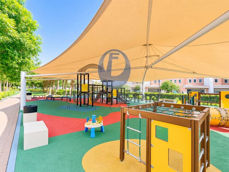 19 Sunny Modern Canopy Playground. png