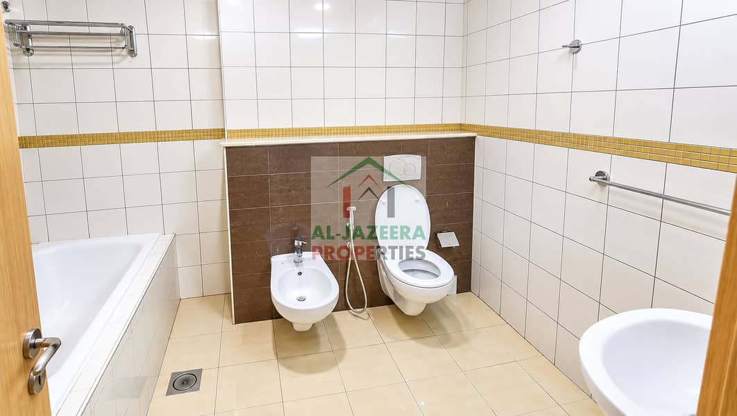 9 Modern Tiled Bathroom Interior. png