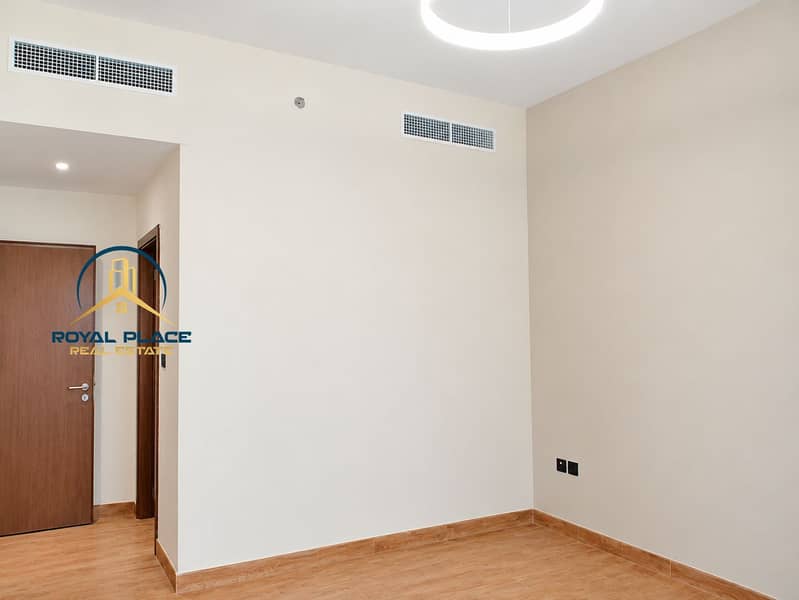 8 Empty Modern Beige Interior. png