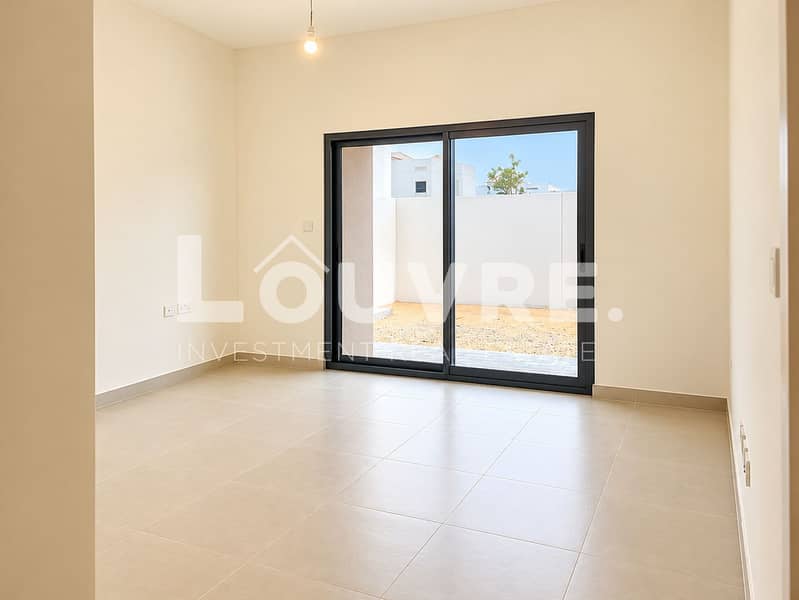 5 Minimalist Room with Sliding Glass Door. png