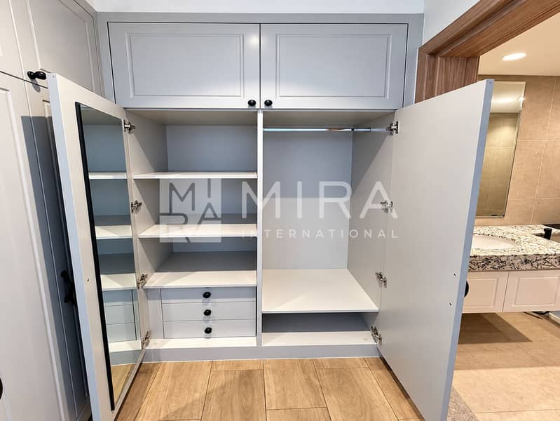 9 Refined wardrobe with bathroom view-4