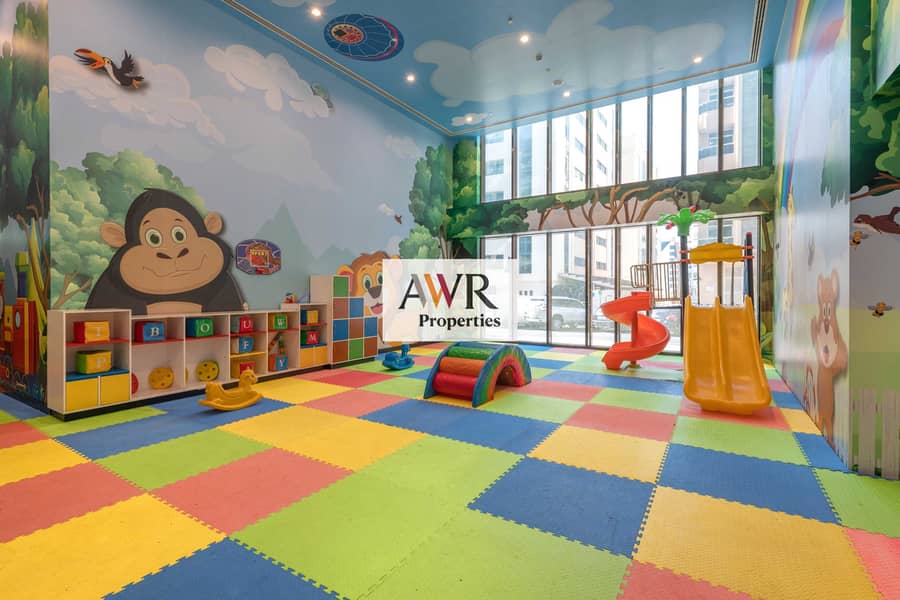 19 AWR-M-Square-271. jpg