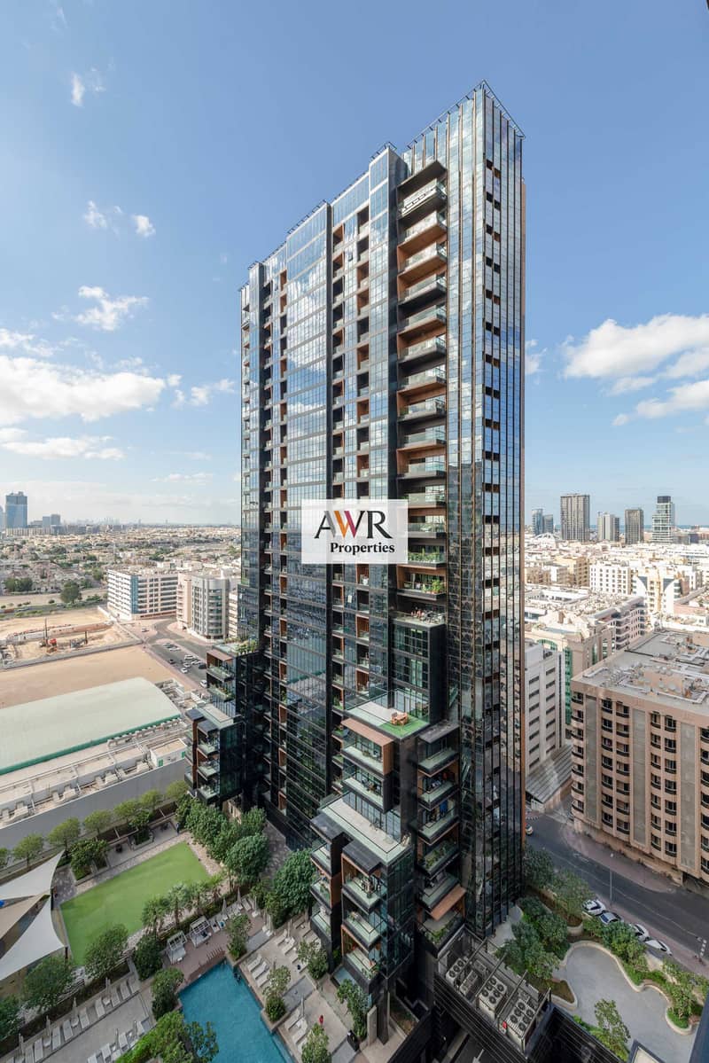 25 AWR-M-Square-193. jpg