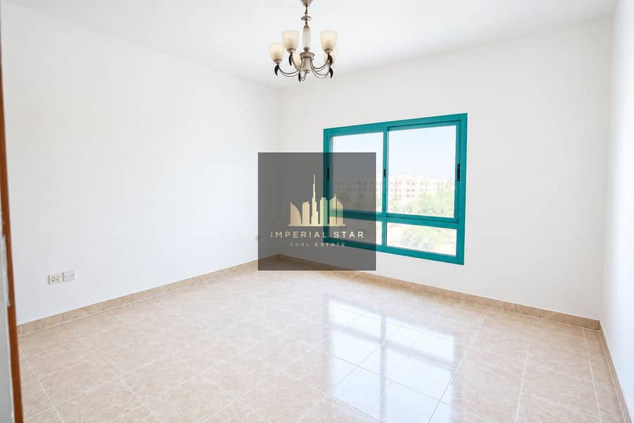 4 Bright Empty Room with Turquoise Window. png