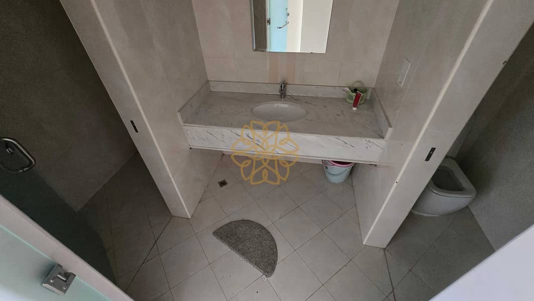 6 64840. jpg