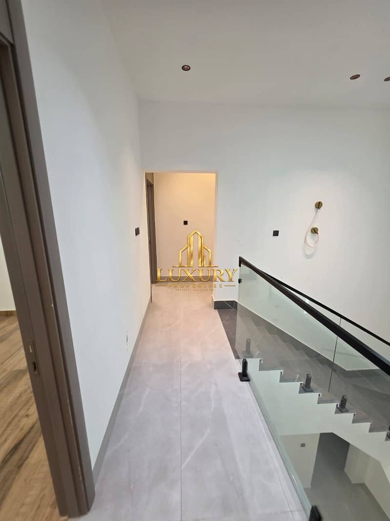 9 5 MASTER BR VILLA AVAILABLE | INDEPENDENT WITH MAJLIS ROOM