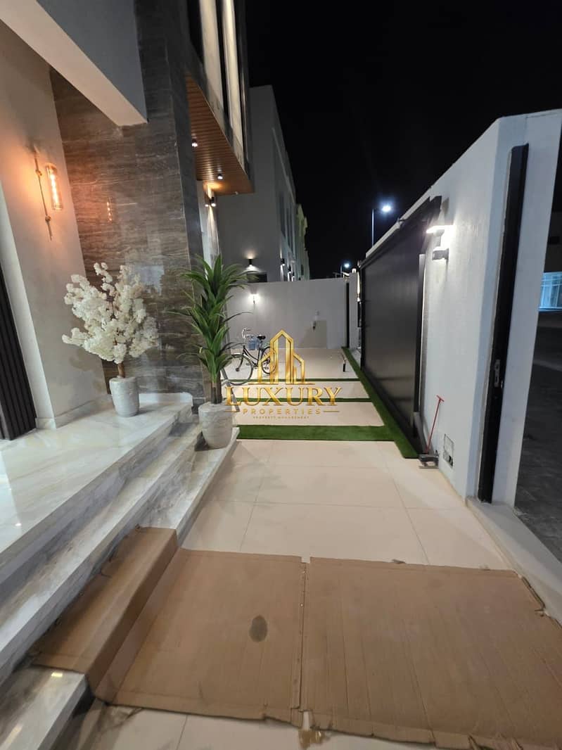 15 5 MASTER BR VILLA AVAILABLE | INDEPENDENT WITH MAJLIS ROOM