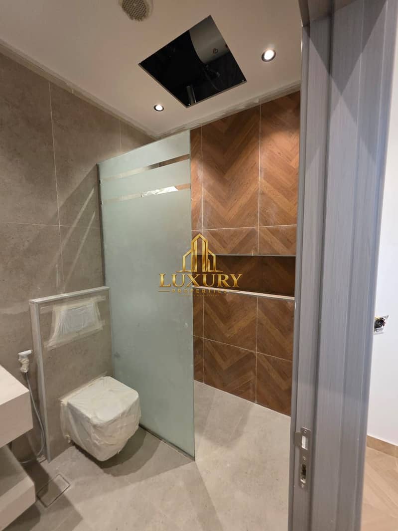 21 5 MASTER BR VILLA AVAILABLE | INDEPENDENT WITH MAJLIS ROOM