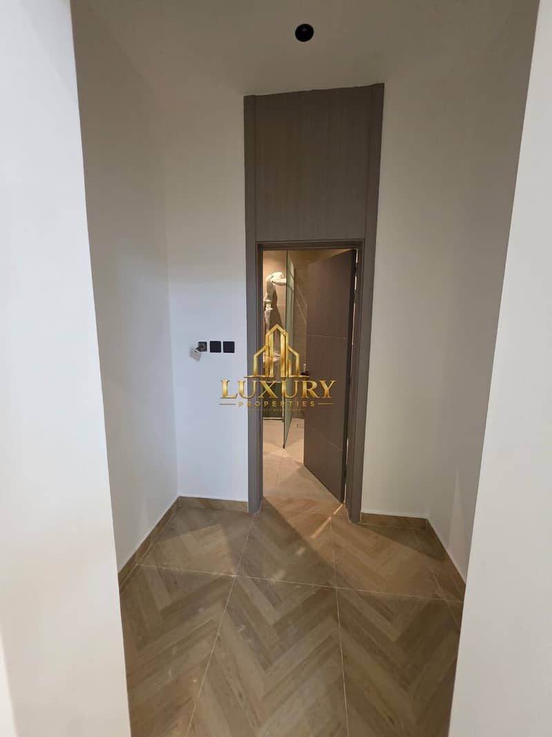 22 5 MASTER BR VILLA AVAILABLE | INDEPENDENT WITH MAJLIS ROOM