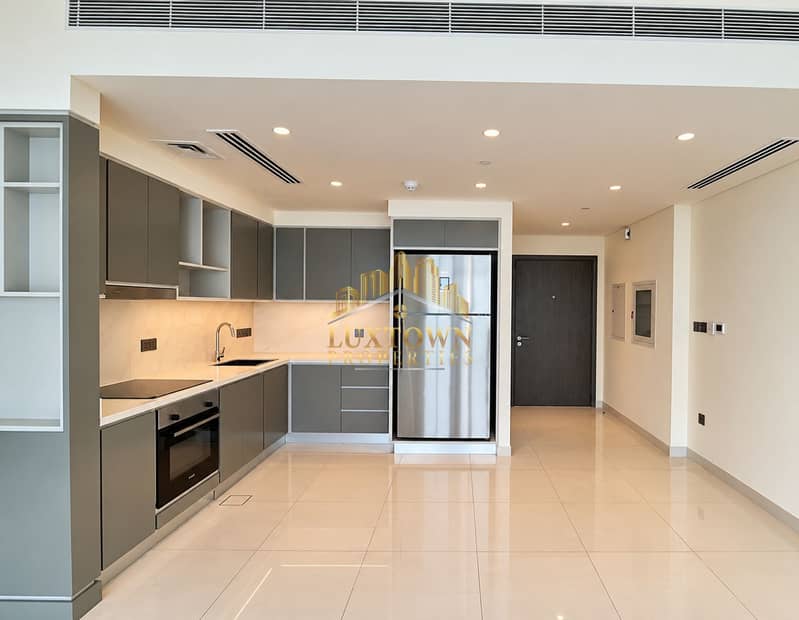 4 Modern Minimalist Kitchen and Entryway. png