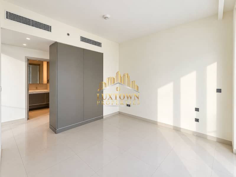 7 Bright Minimalist Apartment Interior. png