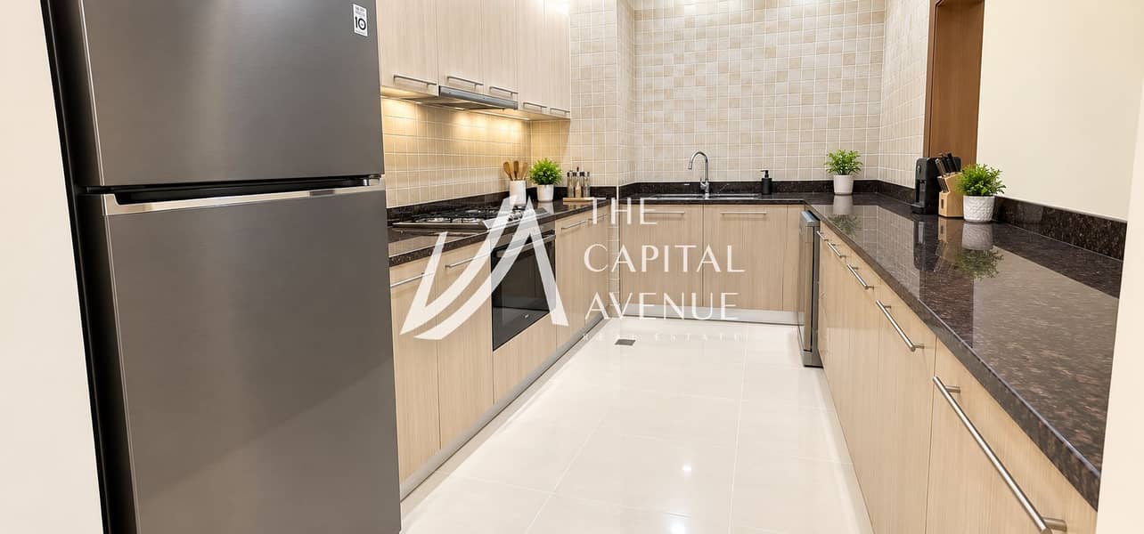 5 Bright Modern U-Shaped Kitchen. png