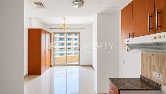 Studio zum Verkauf in Dubai Production City (IMPZ), Dubai - Bright Modern Apartment Interior. png