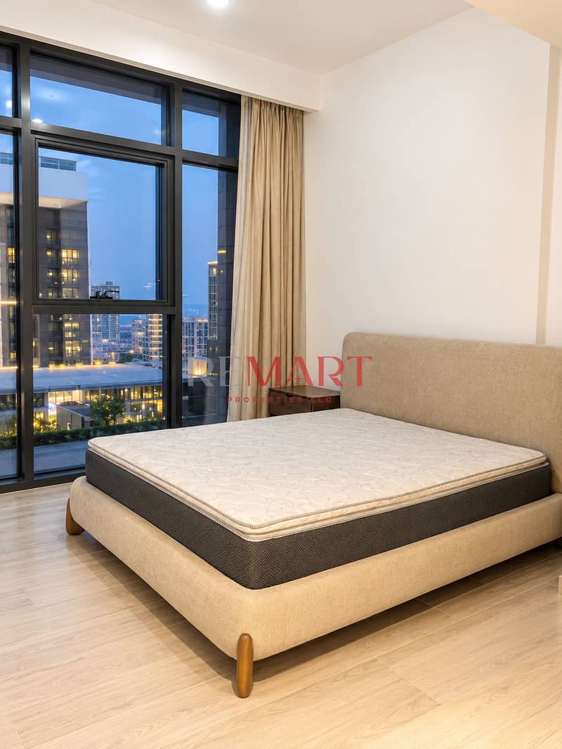 5 Modern Bedroom Overlooking the City-1. png