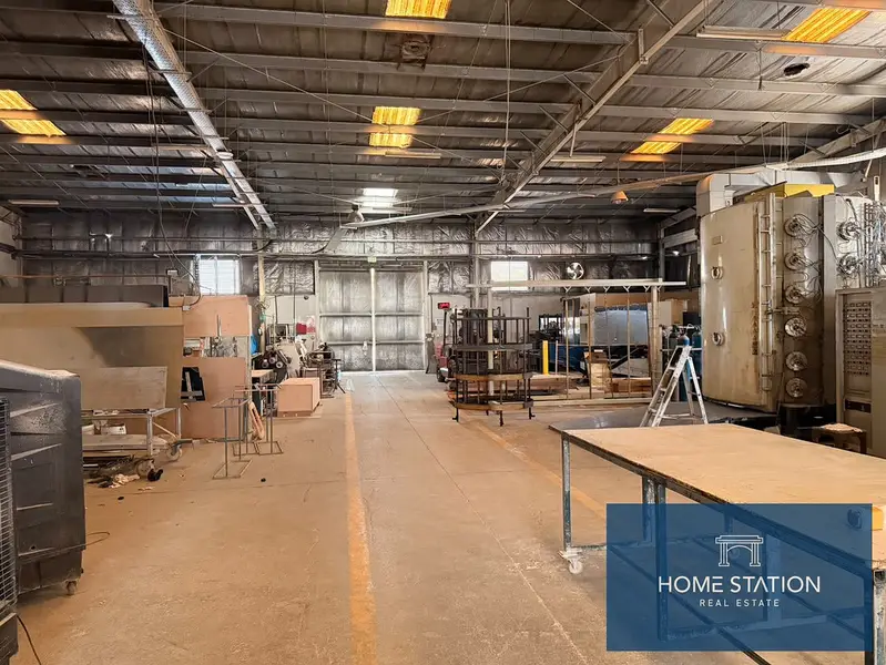 VACANT WAREHOUSE | 9200 SQFT SIZE | AED 60 PER SQFT NEGOTIABLE