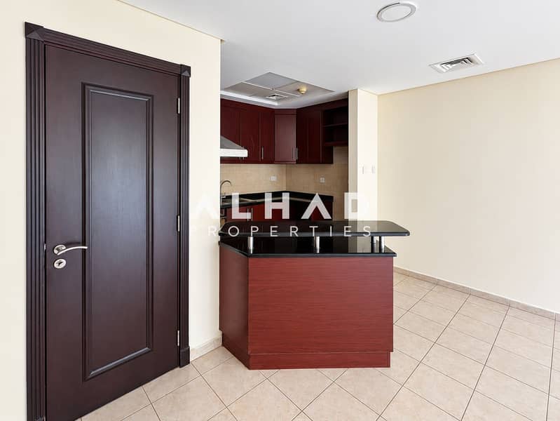 8 Modern Apartment Kitchenette Interior. png