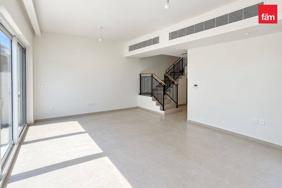 Unfurnished | Middle Corner | Ready To Move Unfurnished | Middle Corner | Ready To Move