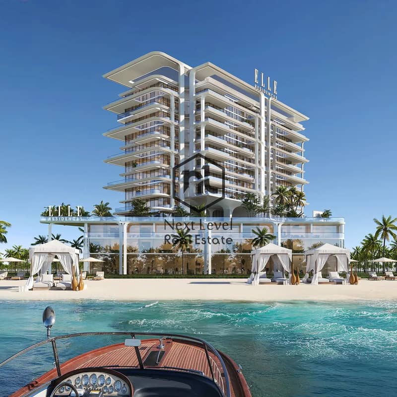 2 elle-exterior-boat-day-sq. webp