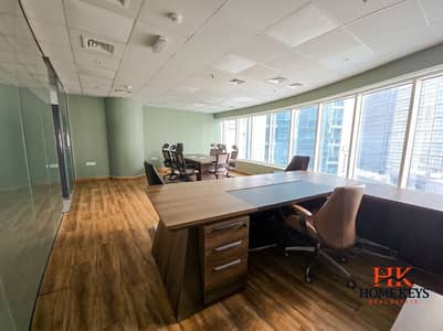 Office te Huur in Barsha Heights (Tecom), Dubai - 4 CEO Room with Meeting Table. jpg Office te Huur in Barsha Heights (Tecom), Dubai - 4 CEO Room with Meeting Table. jpg