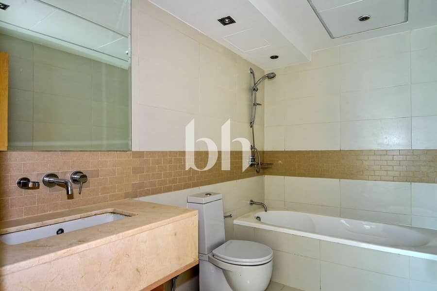 9 APM 317599 Blakely Unit 10406