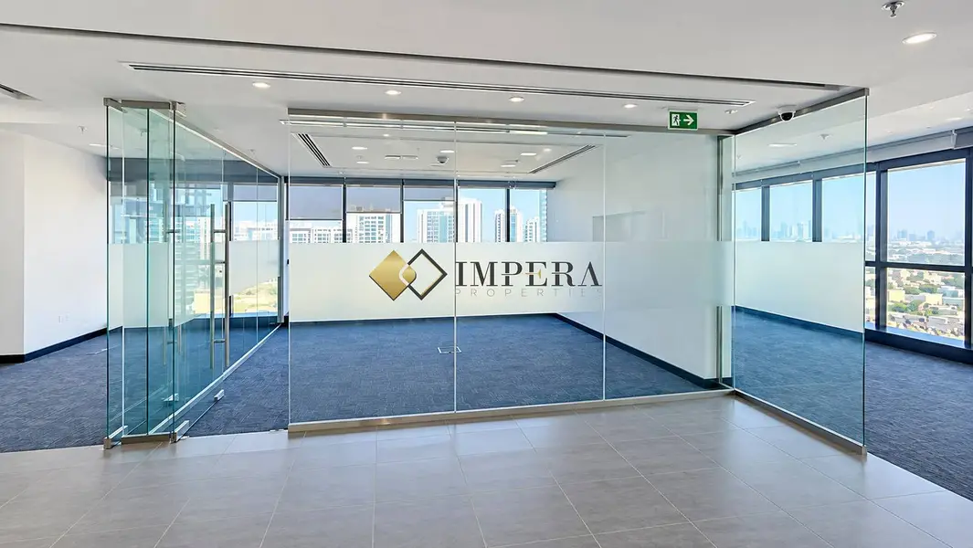 CORNER OFFICE| BRIGHT| DMCC| VACANT