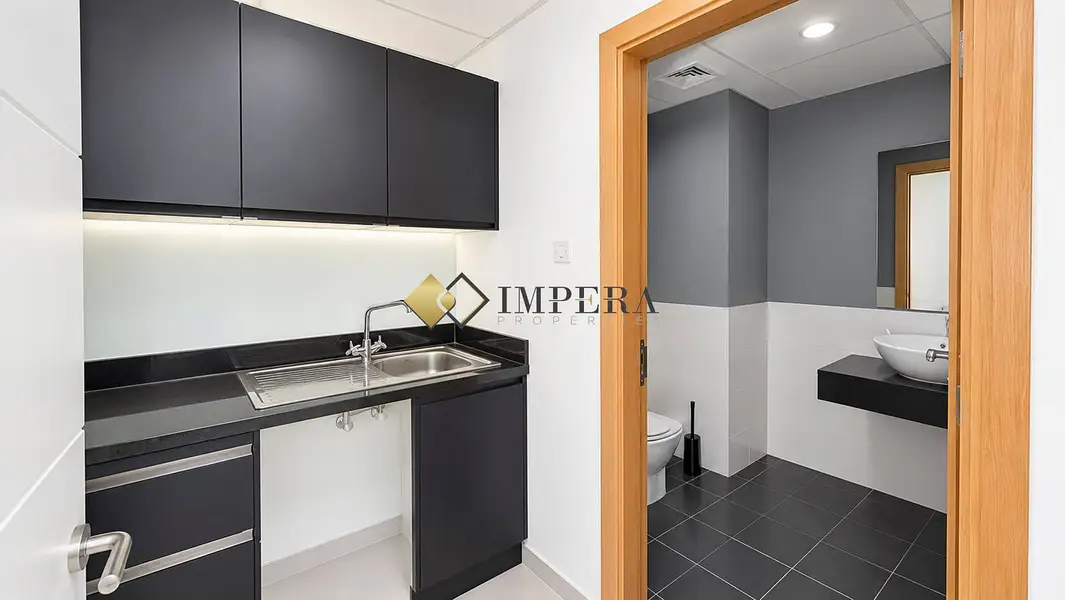 CORNER OFFICE| BRIGHT| DMCC| VACANT