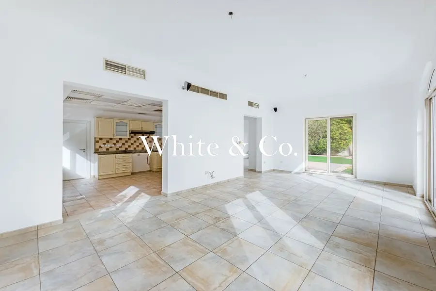 Large Corner Plot | C2 Type | Renovation