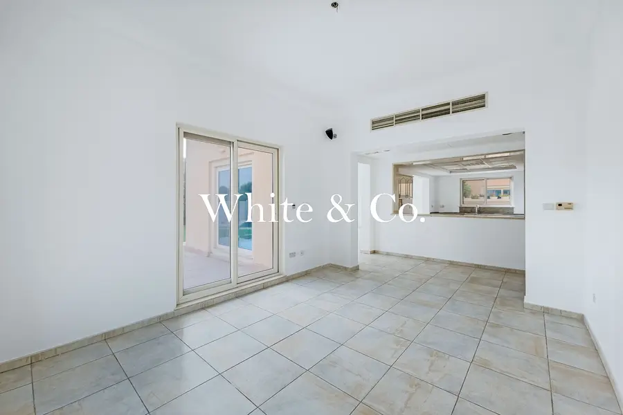 Large Corner Plot | C2 Type | Renovation