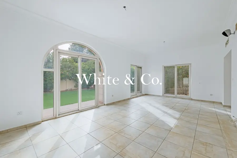 Large Corner Plot | C2 Type | Renovation