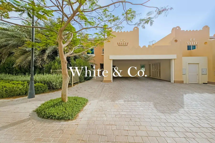 Large Corner Plot | C2 Type | Renovation