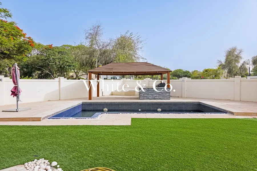 Large Corner Plot | C2 Type | Renovation