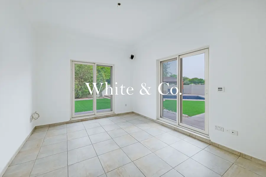 Large Corner Plot | C2 Type | Renovation