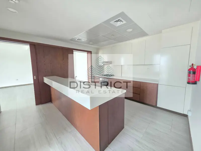 Specious 1404 sqft/Marina View/Higher Floor/Higher ROI