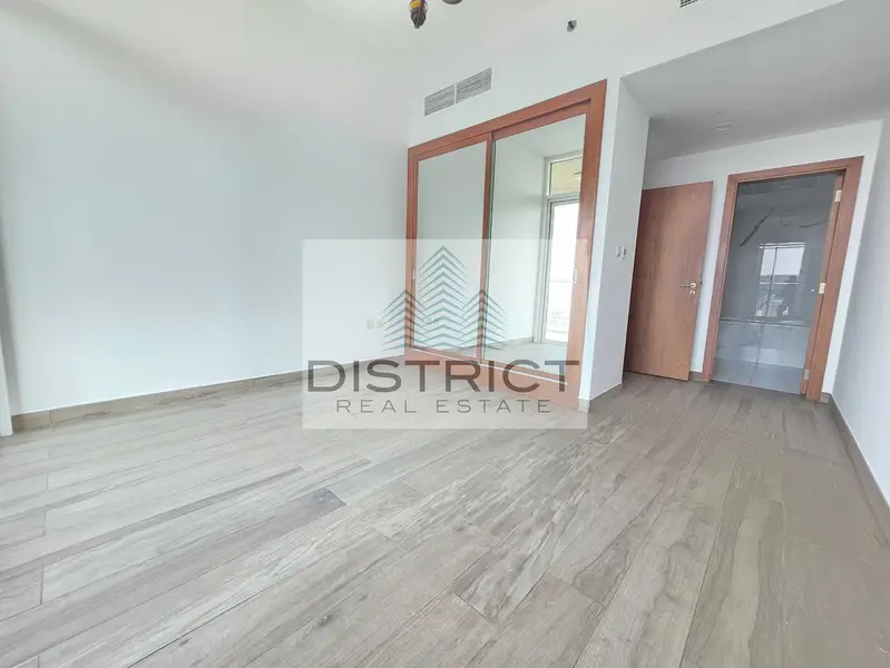 Specious 1404 sqft/Marina View/Higher Floor/Higher ROI