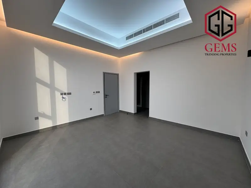 BRIGHT & SPACIOUS | HIGH-QUALITY | MAID ROOM