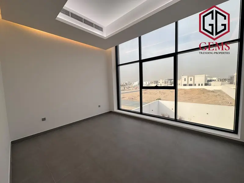 BRIGHT & SPACIOUS | HIGH-QUALITY | MAID ROOM