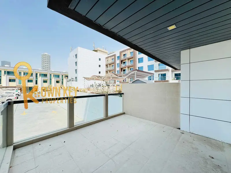 Beautiful Studio | 12 Cheques | Ready To Move