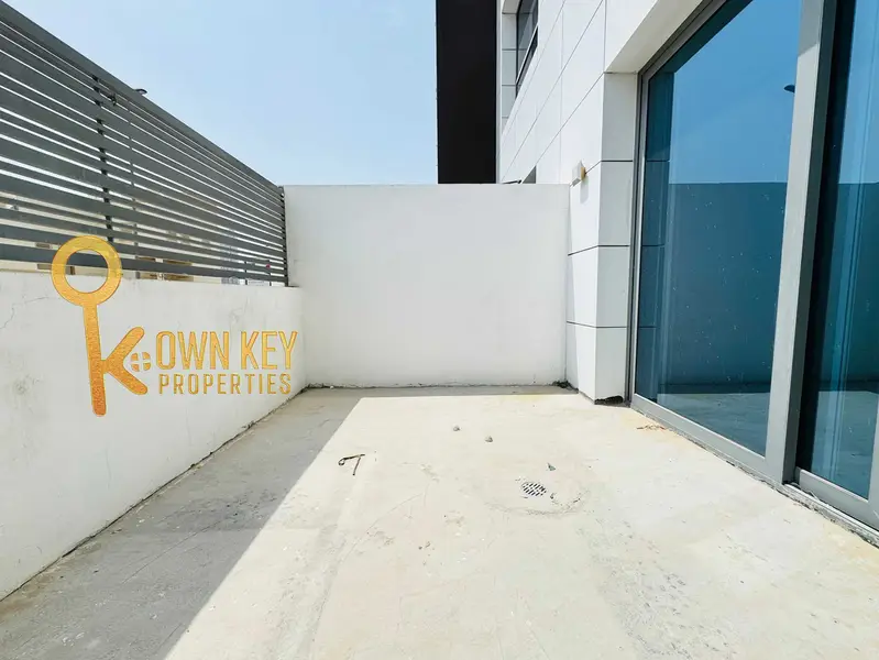 Beautiful Studio | 12 Cheques | Ready To Move