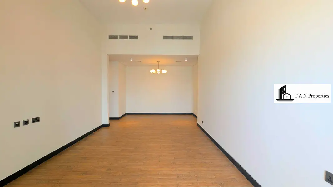 LUXURIOUS 2 BHK |•| 15 DAYS FREE |•| NEAR METRO