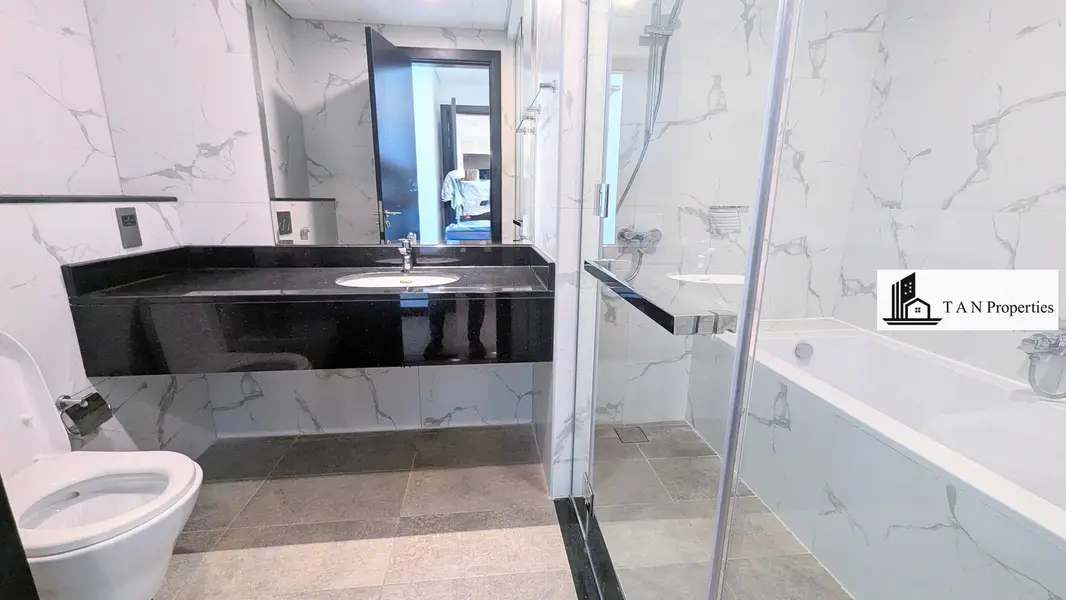 LUXURIOUS 2 BHK |•| 15 DAYS FREE |•| NEAR METRO